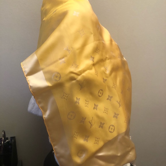Louis Vuitton Scarf - Picture 2 of 6